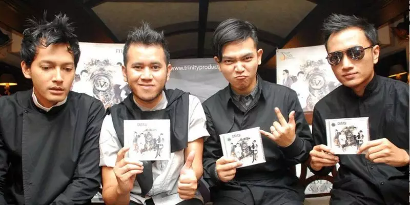 fedi nuril di band Garasi